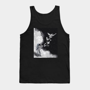 Astronaut pigeon Tank Top